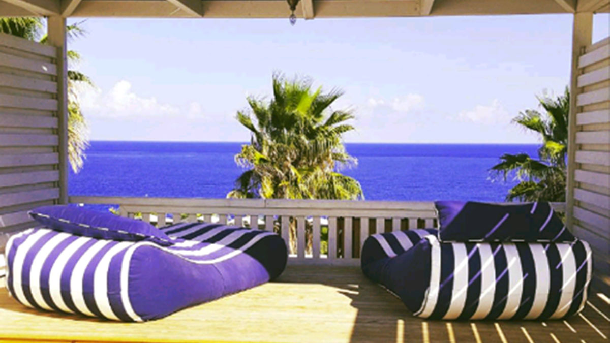 Signature Island Suite Outdoor Jacuzzi